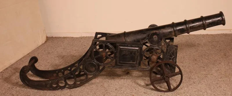 Pamono Late 19th Century Decorative English Cast Iron Cannon> Garden Accessories