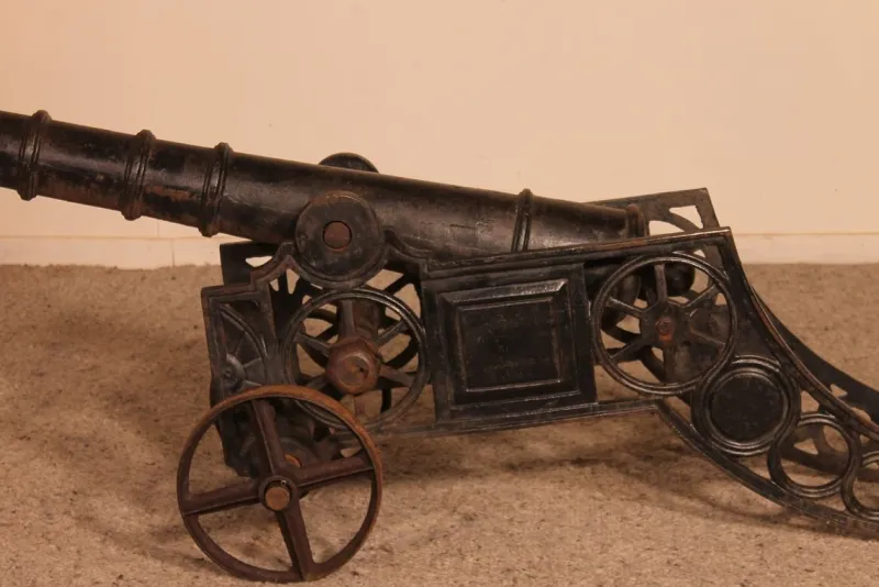 Pamono Late 19th Century Decorative English Cast Iron Cannon> Garden Accessories
