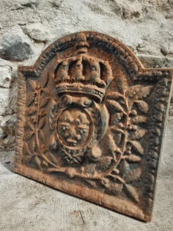 Pamono Late 17th Century French Cast Iron Fireback with Crowned Crest><noscript><img width=