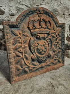 Pamono Late 17th Century French Cast Iron Fireback with Crowned Crest><noscript><img width=