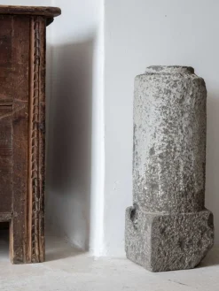 Hot Pamono Lava Stone Column