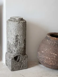 Hot Pamono Lava Stone Column