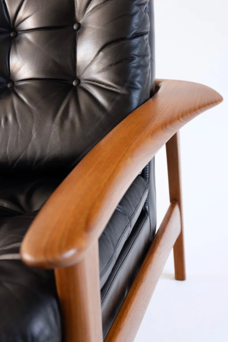 Pamono Leather Armchairs with Teak Frames, 1960s, Set of 2> Lounge Chairs & Armchairs