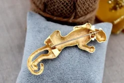 Hot Pamono Leopard Shaped Gold Brooch with Diamond Collar