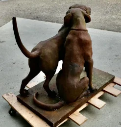 Pamono Life-Size Weathered Cast Iron Labrador Statues on Plinths, 1960s, Set of 2> Garden Accessories