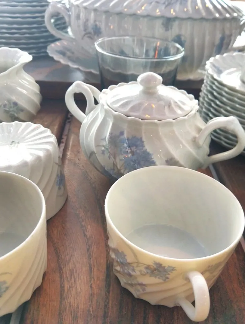 New Pamono Limoges Porcelain Dinner Service with Twisted Cornflower Decor from Haviland, 1980s, Set of 72