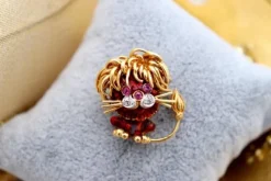Discount Pamono Lion Shaped Gold Brooch