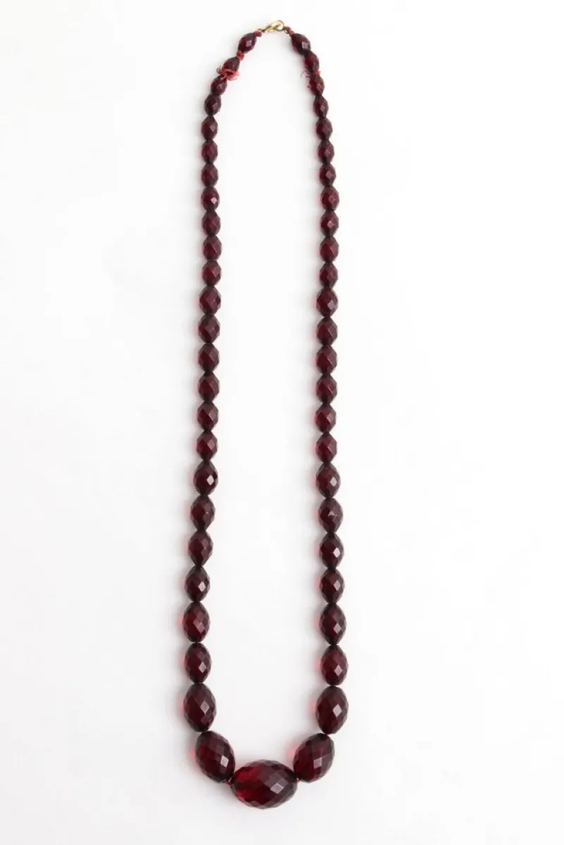 Online Pamono Long Vintage Red Amber Necklace, 1960s
