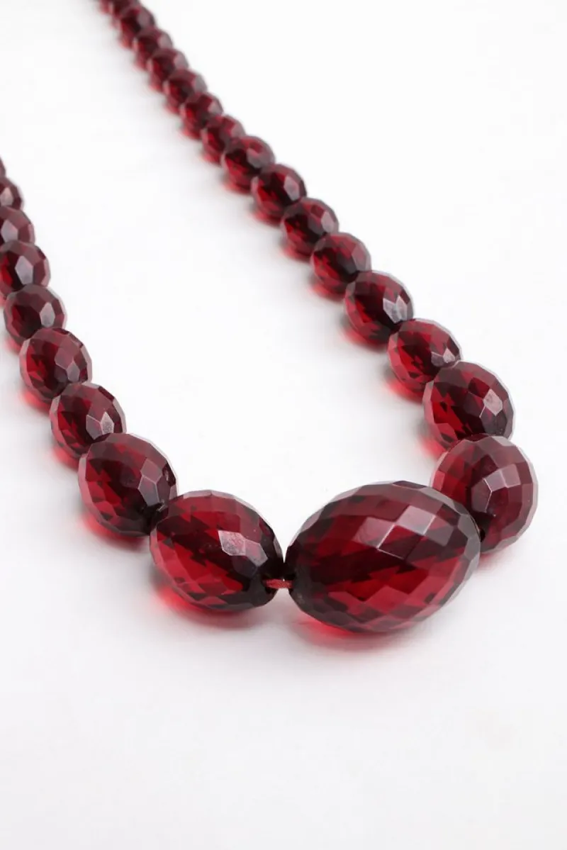 Online Pamono Long Vintage Red Amber Necklace, 1960s