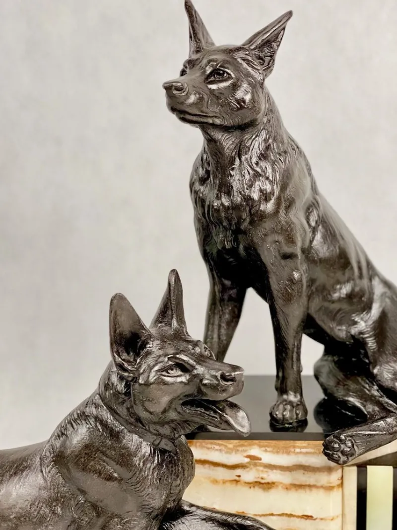 Pamono Louis Albert Carvin, Art Deco German Shepherds, 1920s, Zinc & Lead Alloy> Art Deco|Sculpture