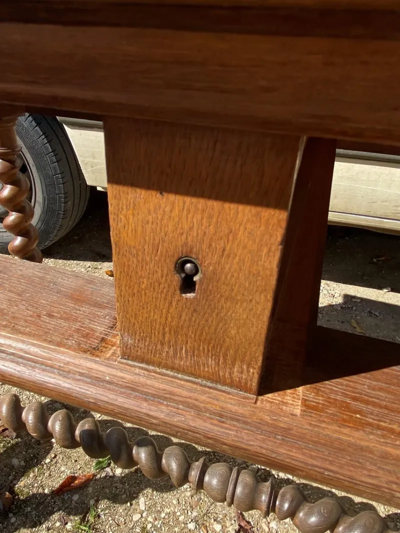Pamono Louis XIII Style Oak 2-Drawer Desk with Twisted Legs