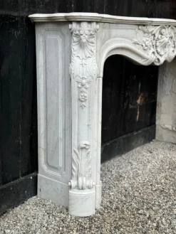Outlet Pamono Louis XV Fireplace in White Carrara Marble, 1880s