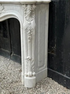 Outlet Pamono Louis XV Fireplace in White Carrara Marble, 1880s
