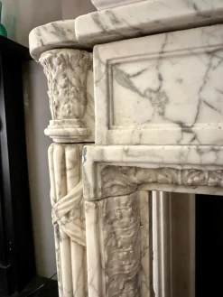 Sale Pamono Louis XVI Calacatta Marble Fireplace Mantel, 1780s