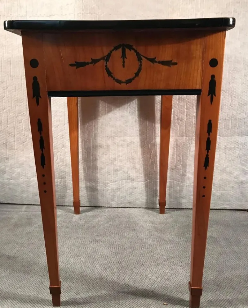 Pamono Louis XVI Cherry Veneer Side Table or Desk with Inlays, Germany, 1780> Desks