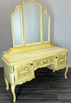 Pamono Louis XVI French Carved Dressing Table> Dressing Tables