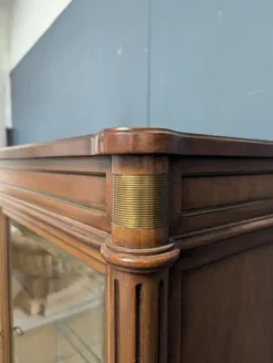 Pamono Louis XVI Style Cherry Wood Display Case><noscript><img width=