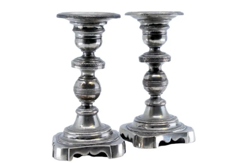 Pamono Low Silver Candlesticks with Turned Stems and Friezes on the Cut-Out Bases, Set of 2> Candleholders