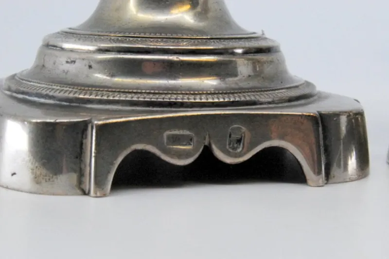 Pamono Low Silver Candlesticks with Turned Stems and Friezes on the Cut-Out Bases, Set of 2> Candleholders