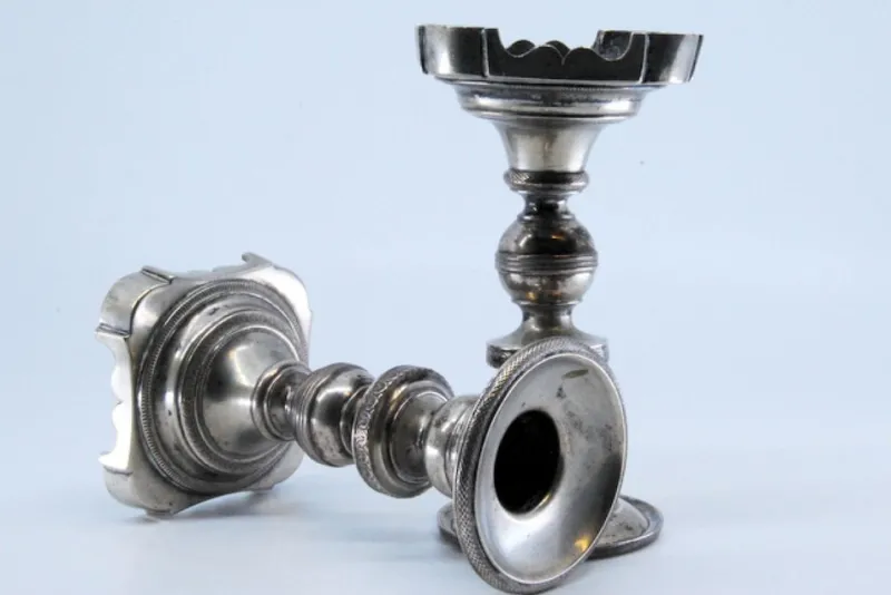Pamono Low Silver Candlesticks with Turned Stems and Friezes on the Cut-Out Bases, Set of 2> Candleholders