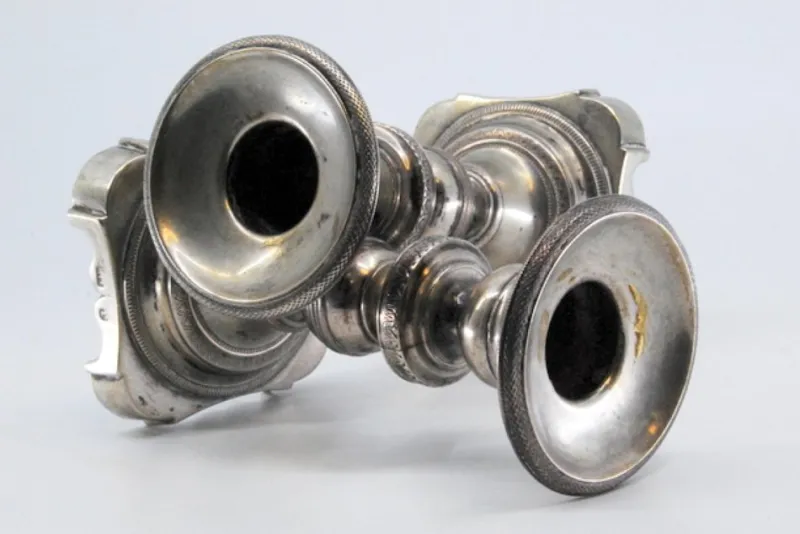 Pamono Low Silver Candlesticks with Turned Stems and Friezes on the Cut-Out Bases, Set of 2> Candleholders