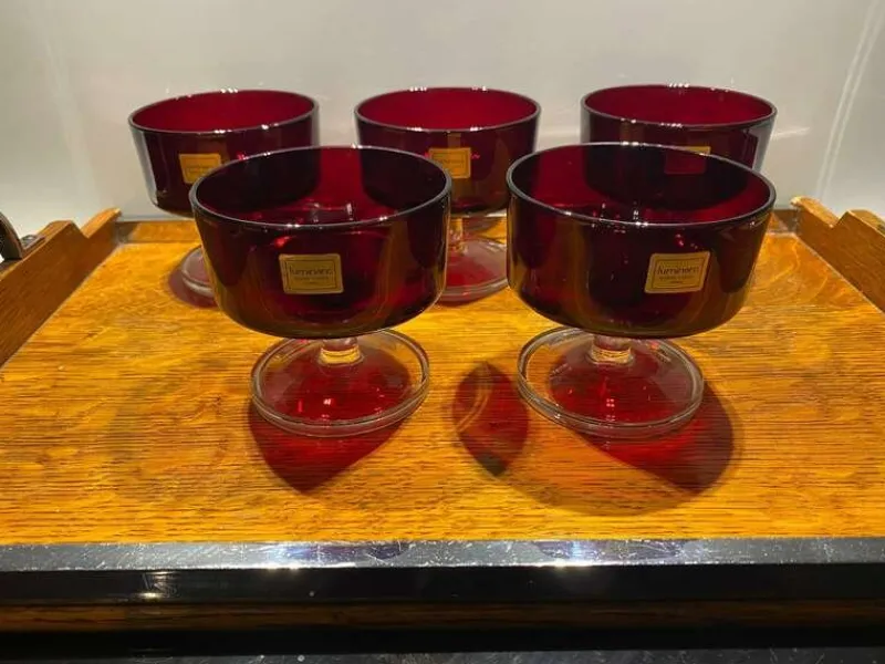 Pamono Luminarc Verrerie Darques France Ruby Red Champagne Coupe Glasses, 1970s, Set of 5> Glassware
