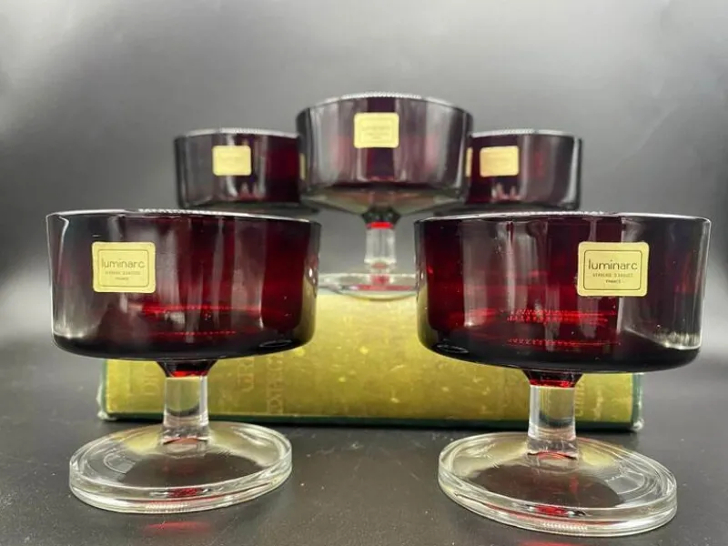 Pamono Luminarc Verrerie Darques France Ruby Red Champagne Coupe Glasses, 1970s, Set of 5> Glassware