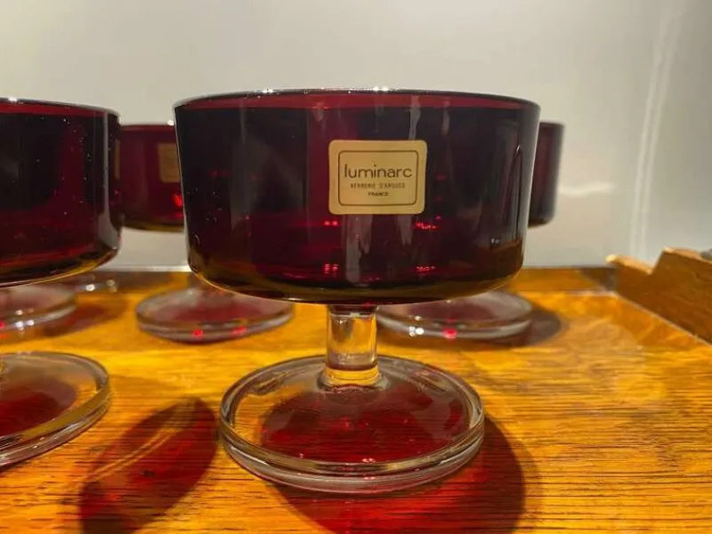 Pamono Luminarc Verrerie Darques France Ruby Red Champagne Coupe Glasses, 1970s, Set of 5> Glassware