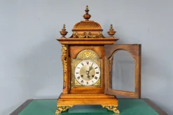 Hot Pamono Mantel Clock from Junghans