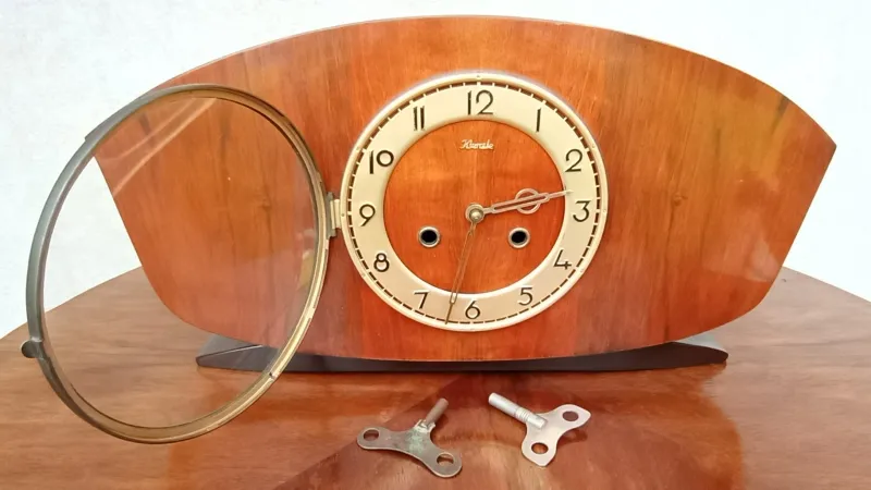 Pamono Mantel Clock from Kienzle, 1949> Clocks