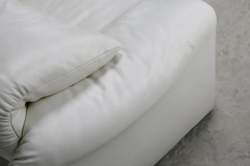 Pamono Maralunga Sofa in White Leather by Vico Magistretti for Cassina, Italy, 1970s> Couches & Sofas