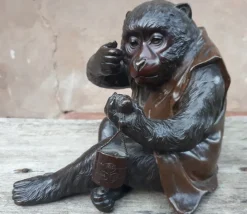 Clearance Pamono Masatsune, Japanese Meiji Okimono Sculpture of a Monkey, 1890s, Bronze