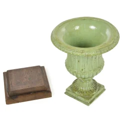 Pamono Medici Cast Iron Vases with Green Patina, Set of 2><noscript><img width=