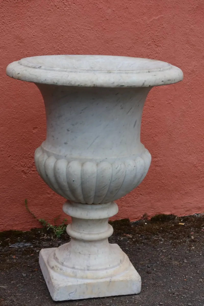 Outlet Pamono Medici Marble Vases, 19th Century, Set of 2