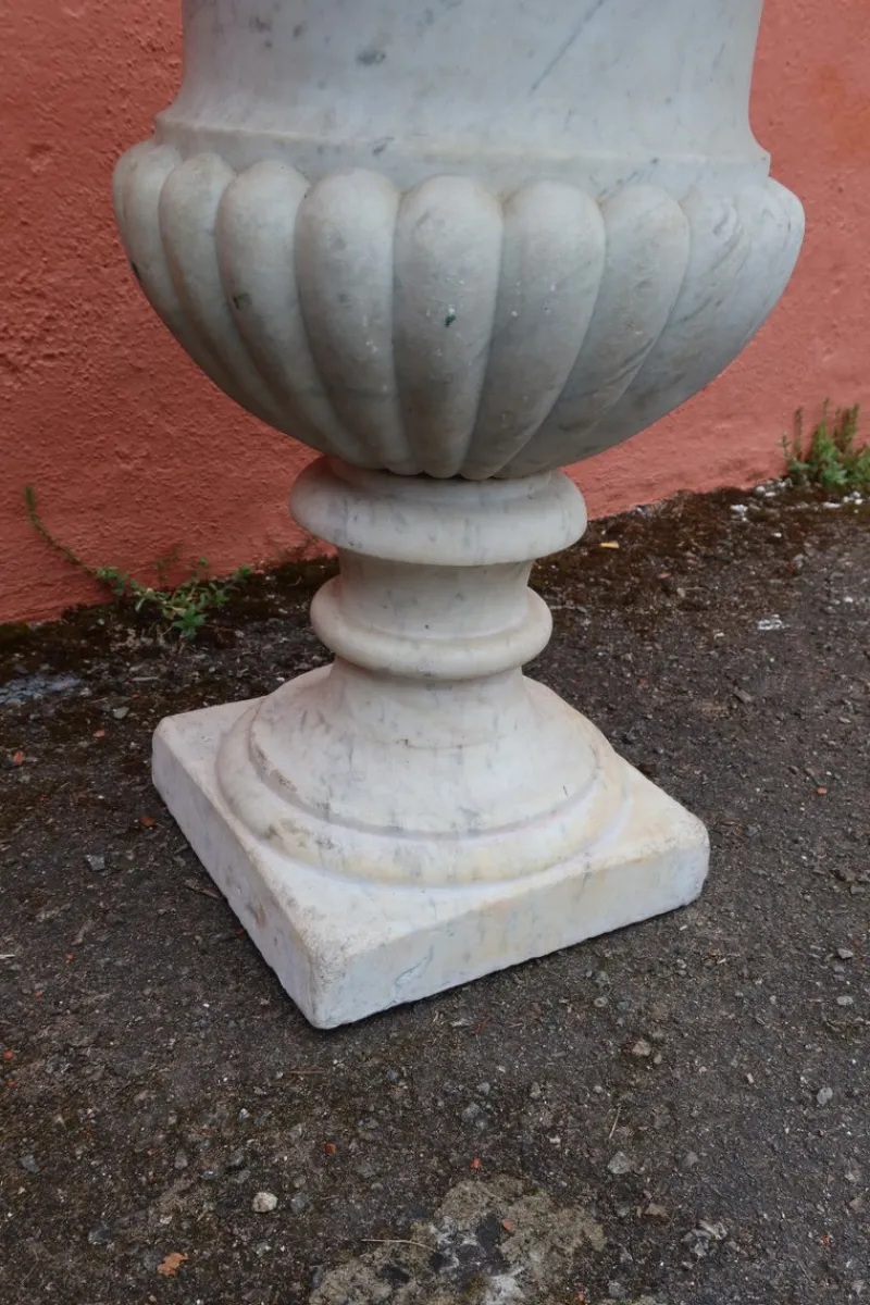 Outlet Pamono Medici Marble Vases, 19th Century, Set of 2