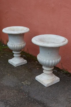 Outlet Pamono Medici Marble Vases, 19th Century, Set of 2