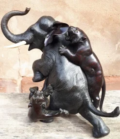 Pamono Meiji Okimono Bronze Sculpture of an Elephant Attacked by Tigers, Japan, 1890s><noscript><img width=