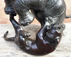 Pamono Meiji Okimono Bronze Sculpture of an Elephant Attacked by Tigers, Japan, 1890s><noscript><img width=
