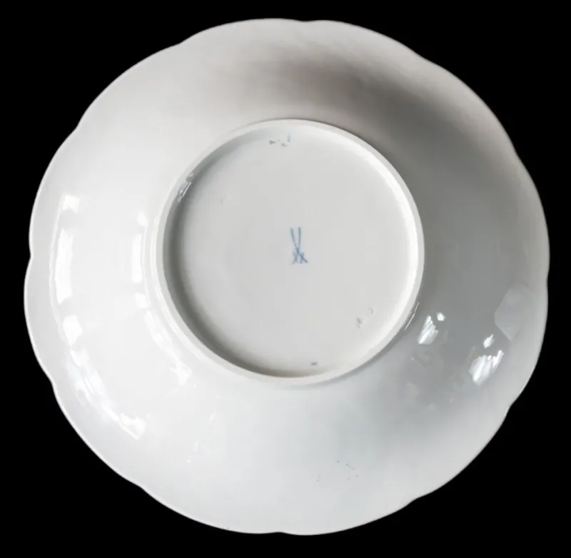 Pamono Meissen Gold and Floral Porcelain Plate> Dinner Plates & Bowls