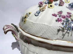 Best Pamono Meissen Porcelain Soup Bowl with Flower Decor, 1755