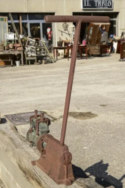 Pamono Metal Wine Pump with Hand Lever, 1890s> Garden Accessories