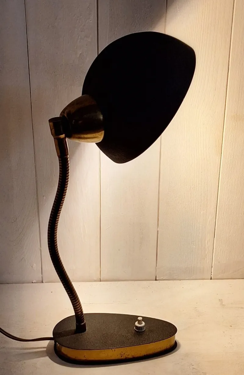 New Pamono Mid-Century Adjustable Desk Lamp with Brass Flex Arm and Black Lacquered Metal Reflector, 1960s