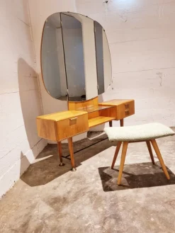 Pamono Mid-Century Art Deco Style Walnut & Brass Dressing Table by A.A. Patijn for Zijlstra Joure><noscript><img width=