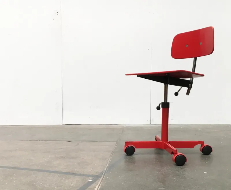 Pamono Mid-Century Danish Children's Swivel Chair by Jørgen Rasmussen for Kevi> Children's Chairs
