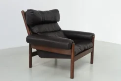 Pamono Mid-Century Danish Leather Lounge Chair in the style of Norell, 1960s> Lounge Chairs & Armchairs