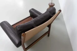 Pamono Mid-Century Danish Leather Lounge Chair in the style of Norell, 1960s><noscript><img width=