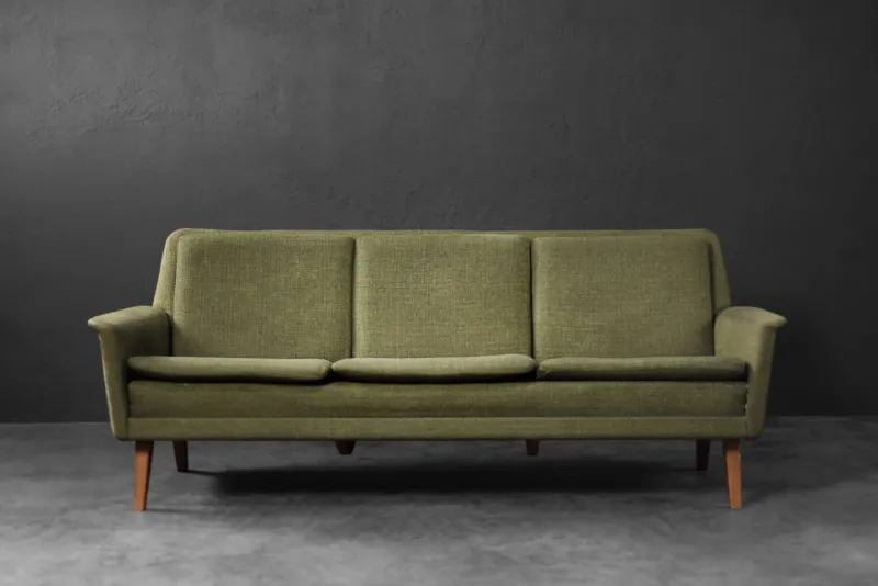 Pamono Mid-Century Danish Modern Green 3-Seater Sofa by Folke Ohlsson for Fritz Hansen, 1960s> Couches & Sofas