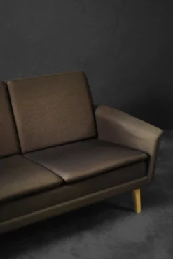 Pamono Mid-Century Danish Modern Brown 3-Seater Sofa by Folke Ohlsson for Fritz Hansen, 1960s><noscript><img width=
