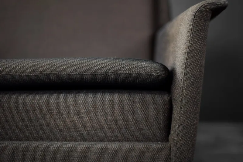 Pamono Mid-Century Danish Modern Brown 3-Seater Sofa by Folke Ohlsson for Fritz Hansen, 1960s> Couches & Sofas