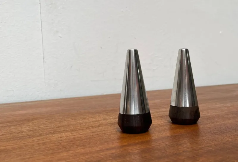Pamono Mid-Century Danish Pepper and Salt Shakers from A&B Lundtofte, 1960s, Set of 2> Salt & Pepper Shakers